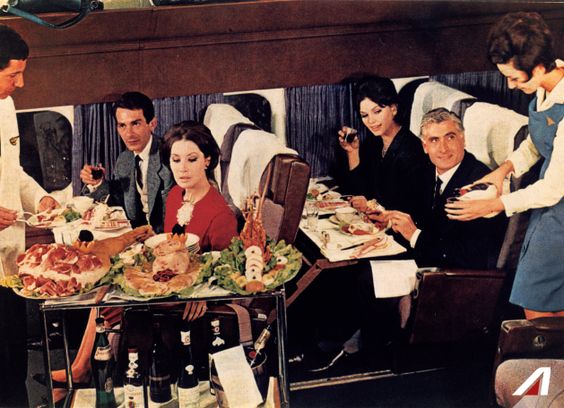 Il pasto in aereo compie 90 anni