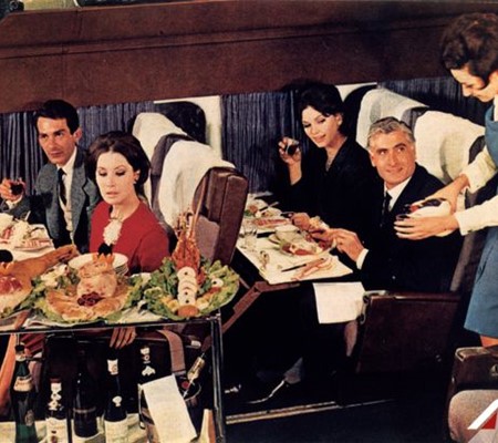 Il pasto in aereo compie 90 anni